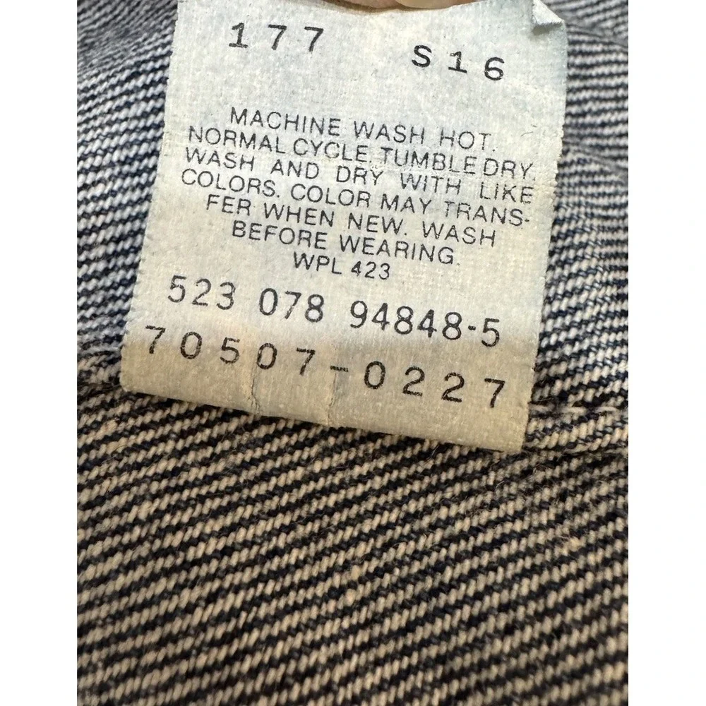 Levis this jean